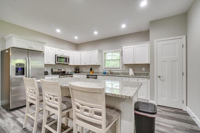 1 Mi to Dtwn Crossville: Spacious Home w/ Patio! - Chambres d'hôtes Crossville