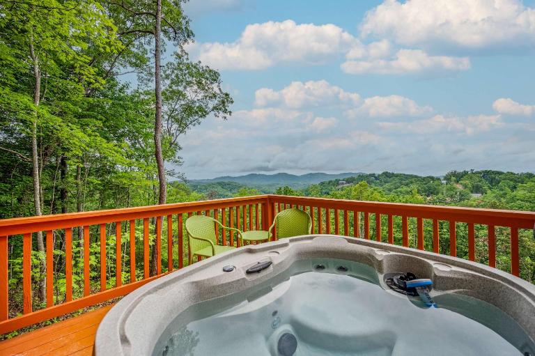 Hot Tub Cute Studio Cabin Views Private Relax - Chambres d'hôtes Sevierville