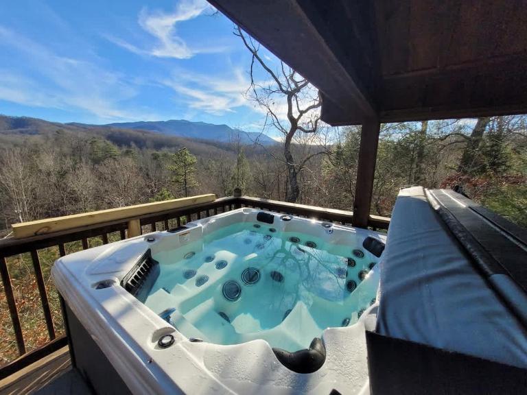 Great View Location Studio Log Cabin Hot Tub - B&B Gatlinburg