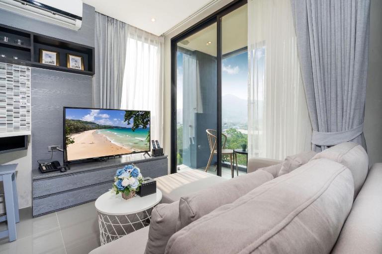 Tropics Kamala Hill View Apartment CTG D704 near Beach and Fantasea - B&B Ban Kamala