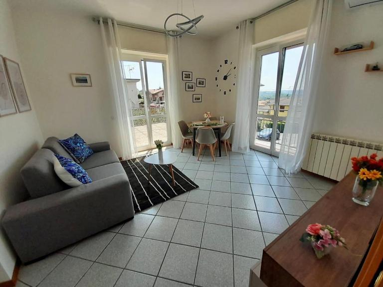 Anisa Home 2 - Ferienwohnung Senna Comasco