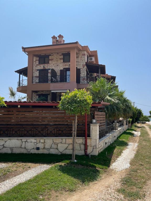 Orama Seaside Residence - Chambres d'hôtes Níkiti