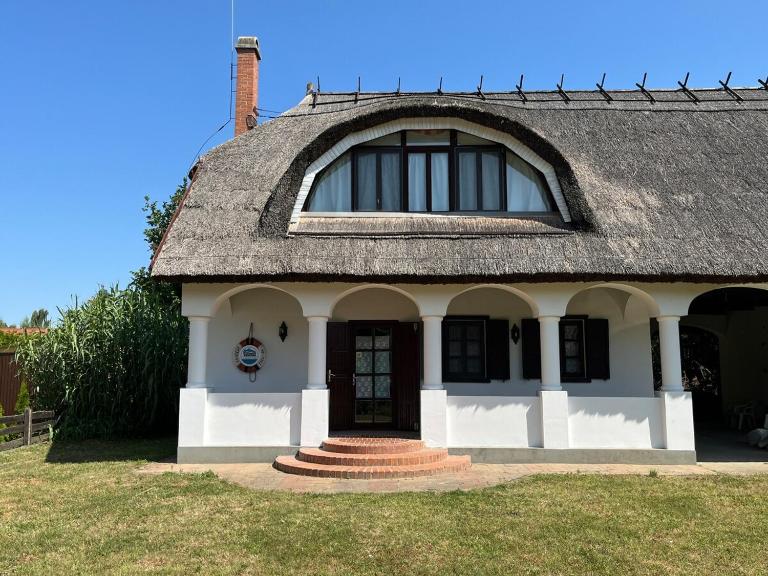 The Nádas House - B&B Abádszalók
