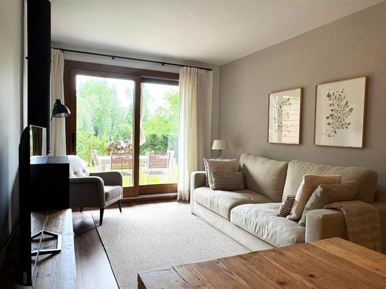 Planta Baja con jardín y piscina junto a Llivia - Ferienwohnung Estavar