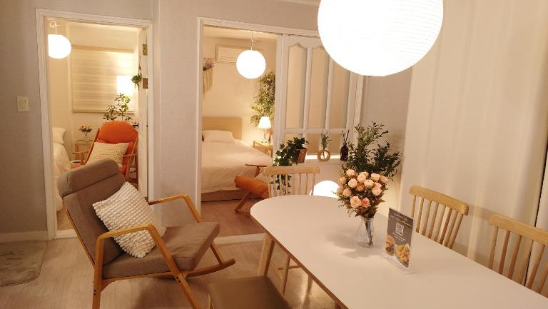 Ewha Univ, Ahyeon 3Rooms Stay - B&B Seoul