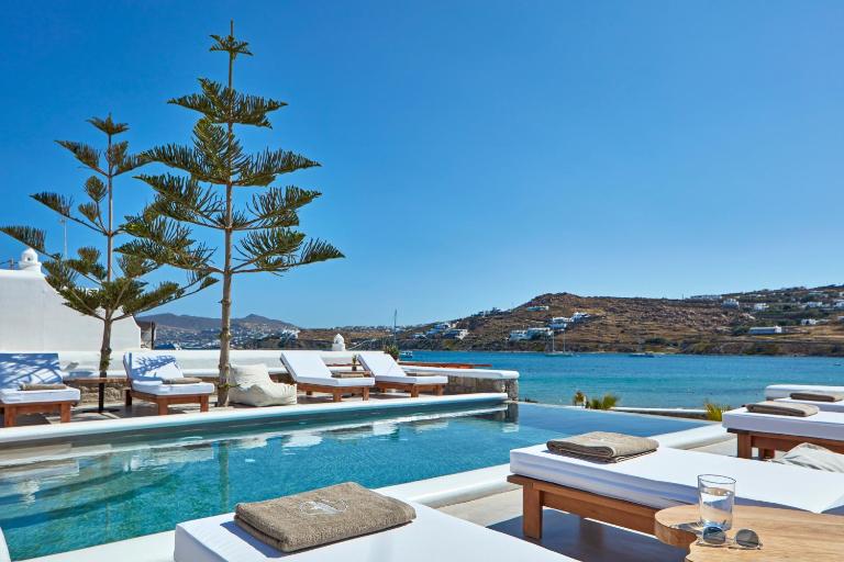 Mykonos Waves Beach House & Suites - Chambres d'hôtes Ornós
