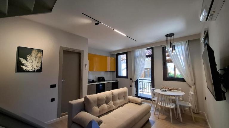 John&Nansy Cozy Apartment 2 - Bed and Breakfast Plomári