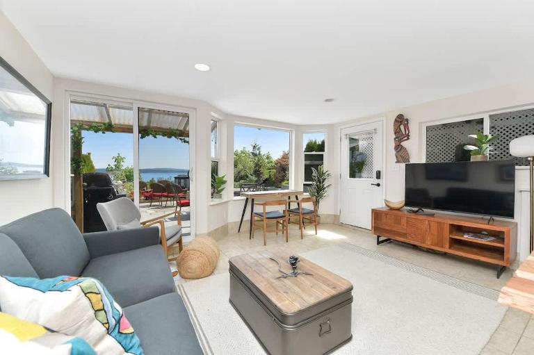 Gulf Island View Suite by EMR Vacation Rentals - Ferienwohnung Chemainus