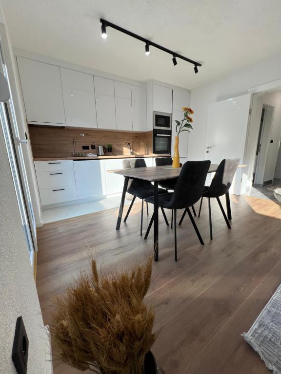 Luxe Urban Apartments Ilidza - Bed and Breakfast Sarajevo