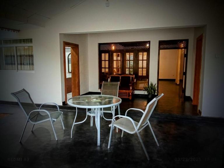 Solace Transit Villa - B&B Katunayaka