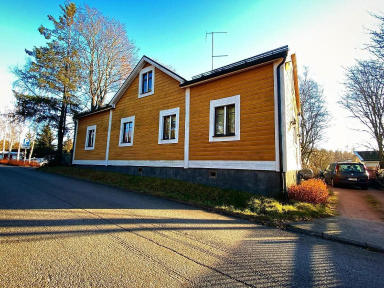 A Lovely House with A Garden in Helsinki - Chambres d'hôtes Siltamäki