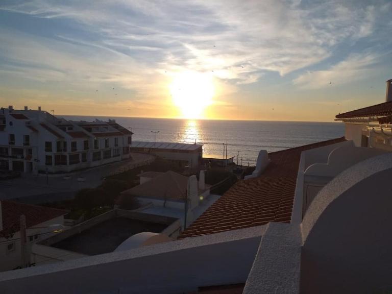 Casa Melli with Sunset Oceanview Terrace - B&B Lourinhã