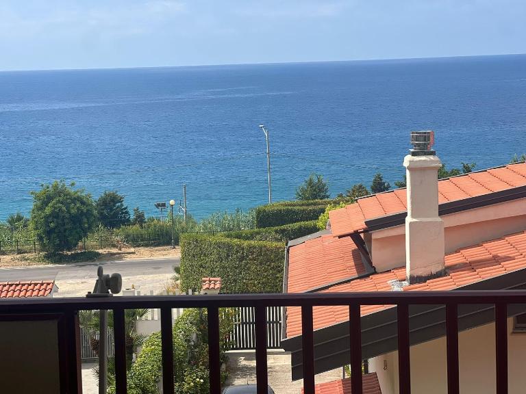 Piedigrotta Apartments by Quokka 360 - Seaside Stays in Pizzo - B&B Pizzo