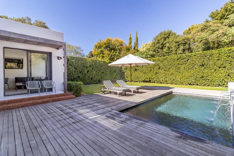Contemporary Apartment With Shared Swimming Pool - Ferienwohnung Stellenbosch