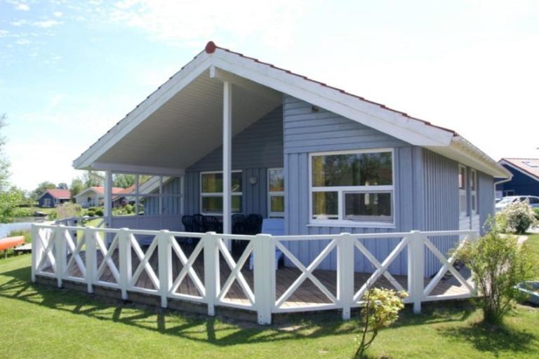 6 Personen Ferienhaus mit privatem Bootsteg, direkter Seelage, Kanu, Whirlpool und Sauna in Otterndorf - B&B Otterndorf