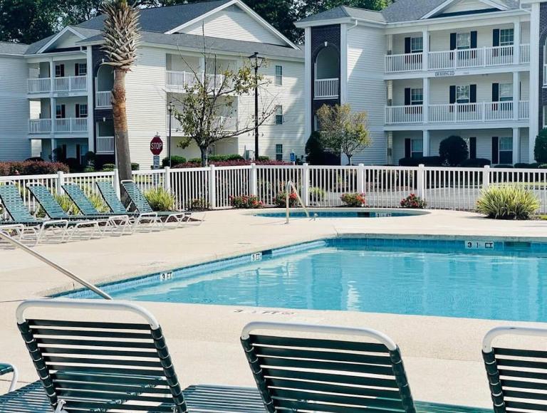 Gorgeous condo at River Oaks golf grounds - B&B Myrtle Beach