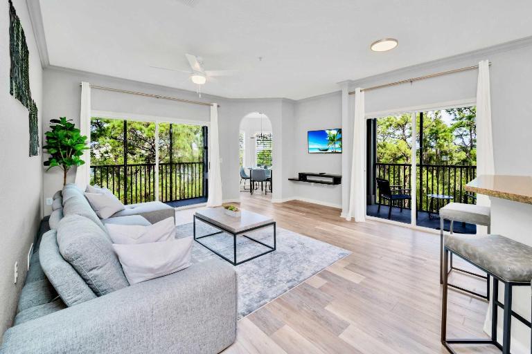 Near Disney - 3BR Condo - Games Pool & Sauna - B&B Orlando