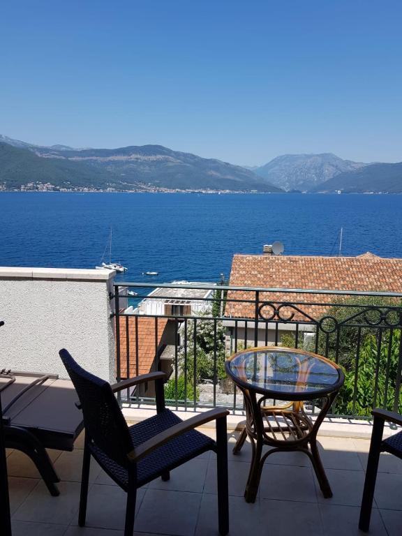 Panorama apartman-50m od mora - B&B Krasići