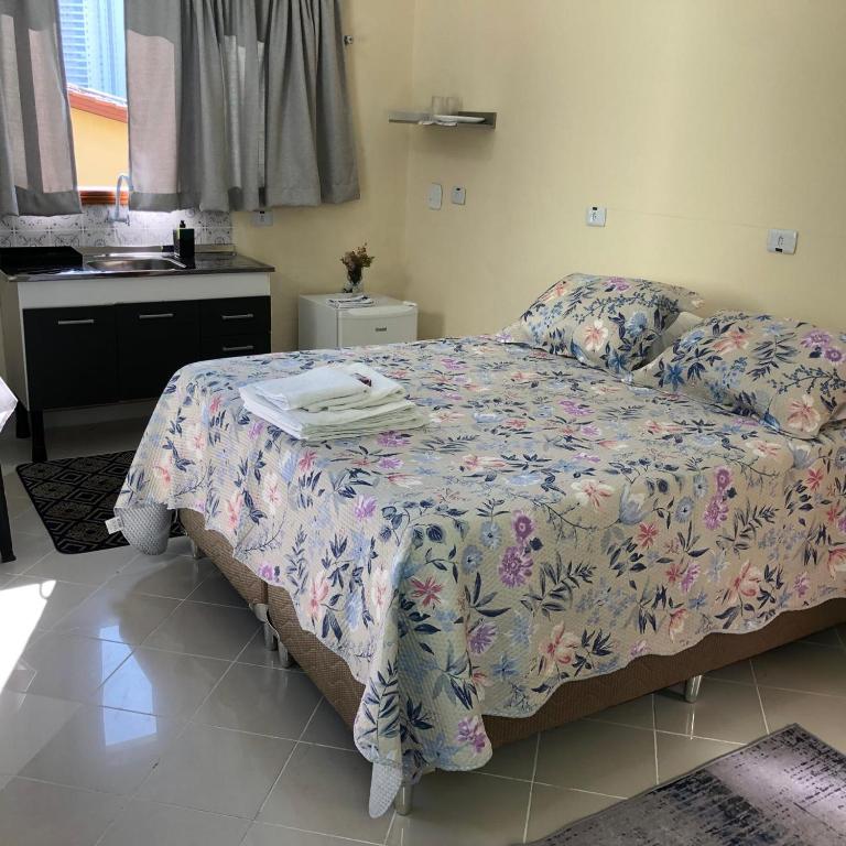 Suíte na Mansão Adalgisa Próximo Cidade de Deus, Pq dos Príncipes, USP, Golfe - Chambres d'hôtes Osasco