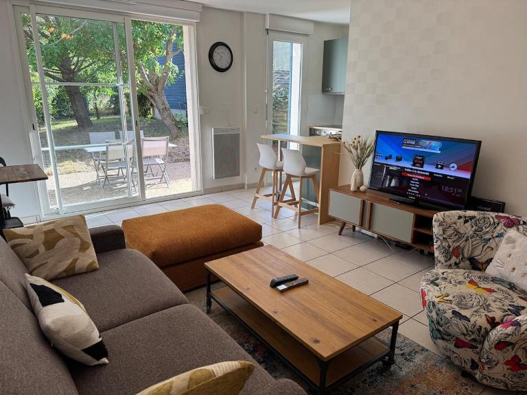 ღ Manova - Terrasse, Parking, Jardin et Wifi - B&B Lagord