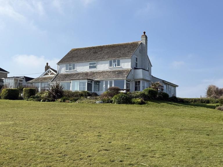 1 The Links a relaxed coastal stay with views & parking - B&B St Ives