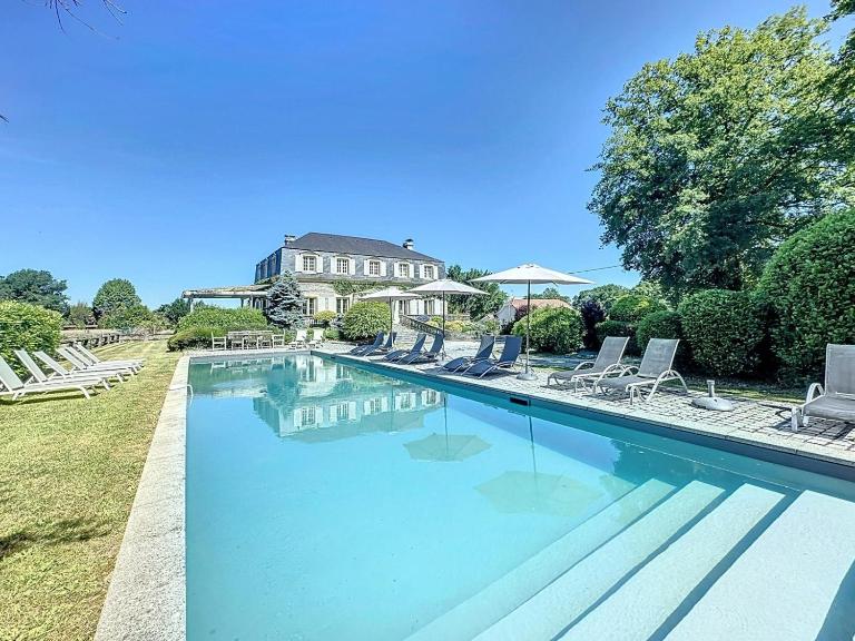 Maison de Maitre en Campagne Proximité Montagne et Mer Pau - Ferienwohnung Bournos