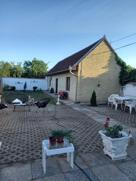 Rajj - Ferienwohnung Weißkirchen
