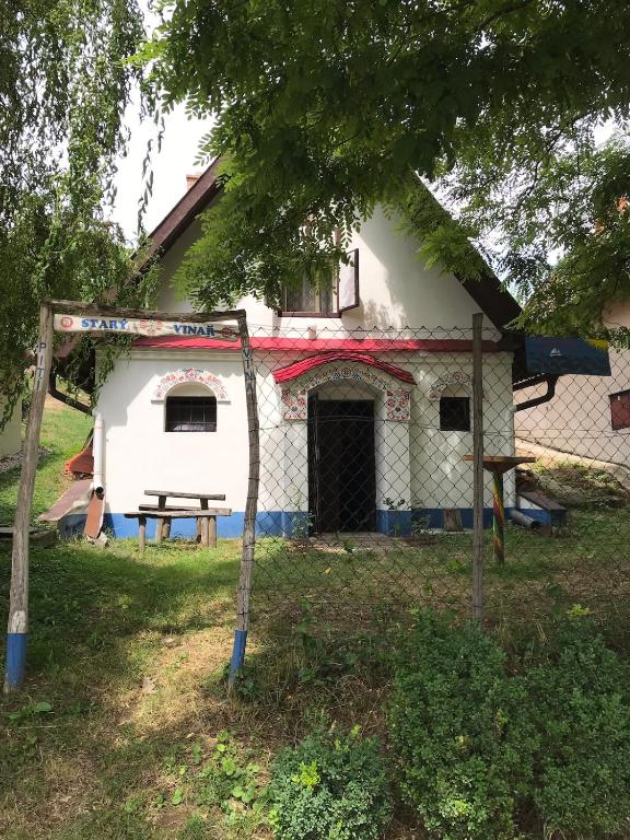 Vinný sklípek STARÝ VINAŘ - Chambres d'hôtes Kelčany
