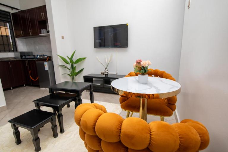 Kira Modern Elegance - B&B Kampala