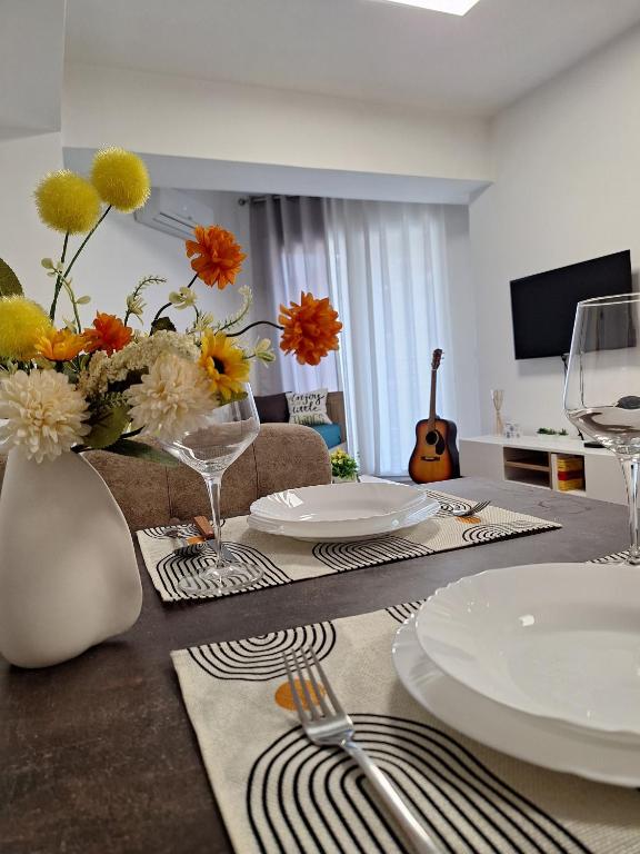 Urban Nest Modern Apartment Near Center - Ferienwohnung Skopje