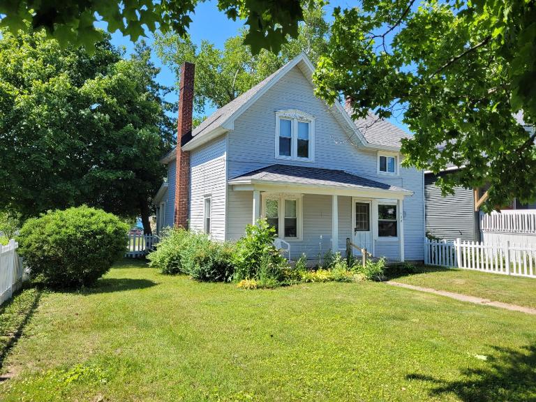 Centennial House - Great Location with Lakeview! - B&B Beulah