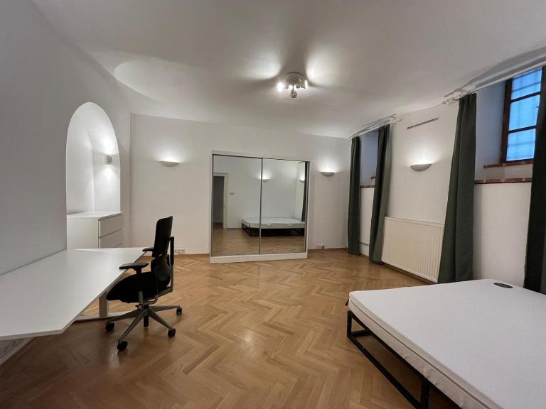 Room close to Karlsplatz, shared apartment - B&B Vienna