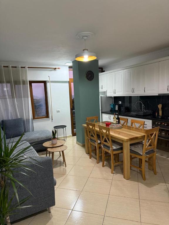 Mali i Robit SeaView Apartment - Ferienwohnung Golem