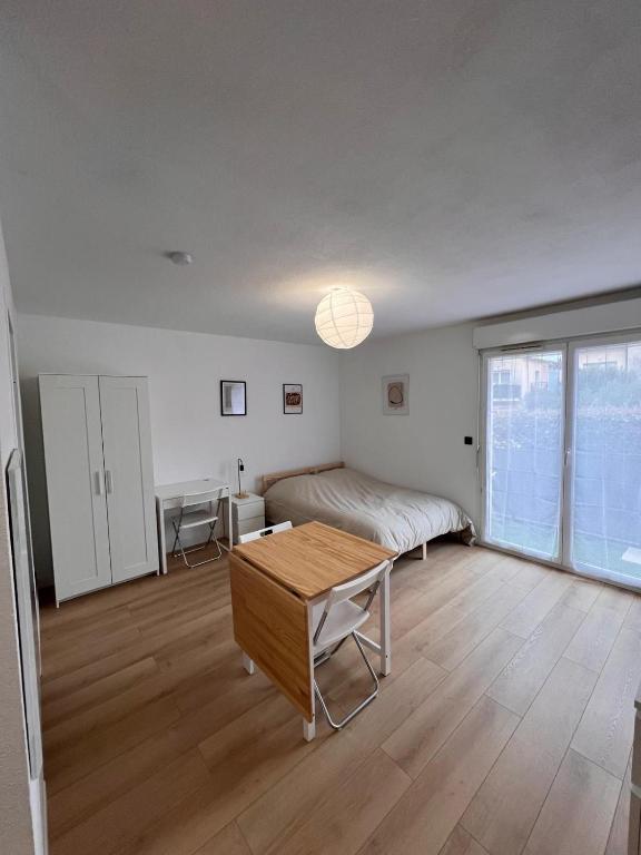 Charmant appartement - Parking privé - B&B Bourg-Saint-Andéol