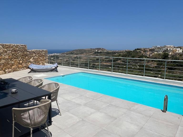 Summer Getaway 3Bed,Private Pool - B&B Xaghra