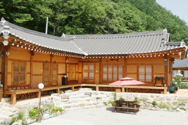 Danyang Gahyeonjeong Pension - B&B Danyang