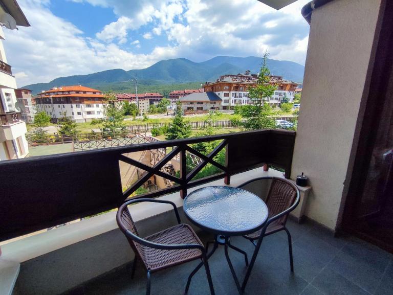 Aspen Apartment A208 3OOm from Gondola - B&B Bansko