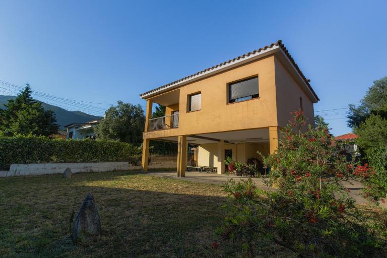 Caserna 13 - Moderna Casa de Pueblo en Maçanet - Chambres d'hôtes Maçanet de Cabrenys