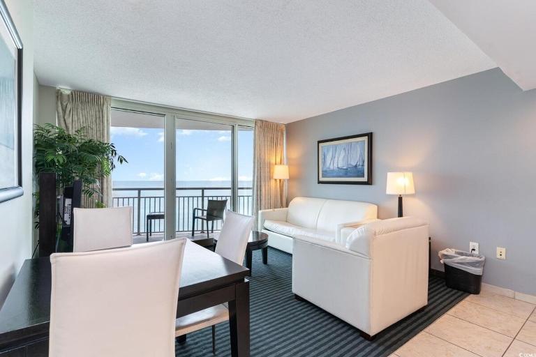 Oceanfront Luxury King Suite at Oceans One Resort - B&B Myrtle Beach
