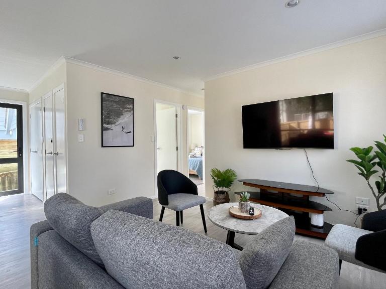 S&N Modern 2BR with Parking opposite Waikato Hospital & Near Lake - Ferienwohnung Hamilton