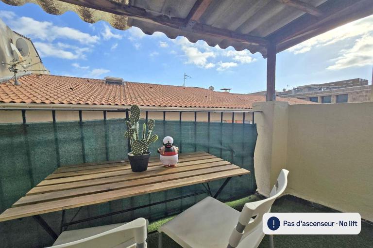 GregBnb - Studio RoofTop 27m2 - Terrasse 14m2 - Climatisé - 5e etage sans ascenseur - B&B Tolón