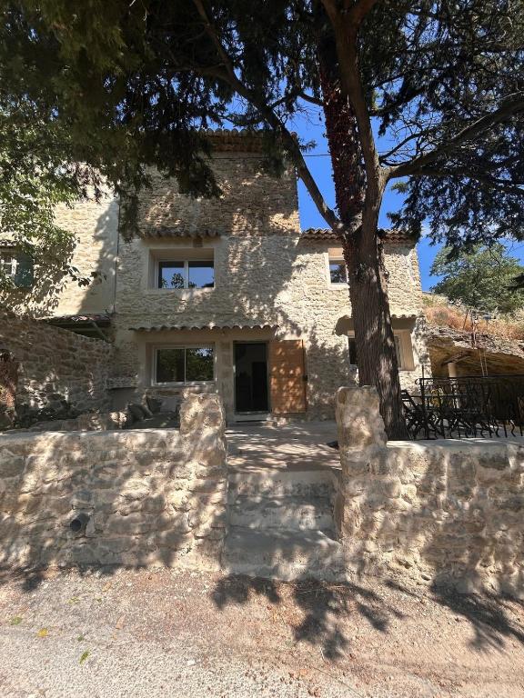 La Maison Du Jas - Bed and Breakfast Puyvert