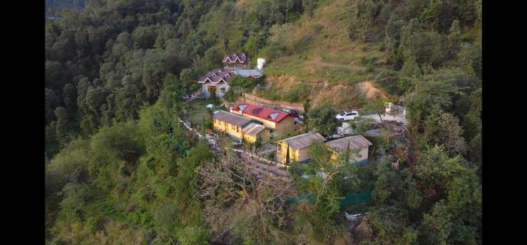 Lacasa Luxury Stays - Bed and Breakfast Shogi