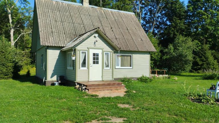 Metsanõmme puhkemaja ja saun - Chambres d'hôtes Lümati