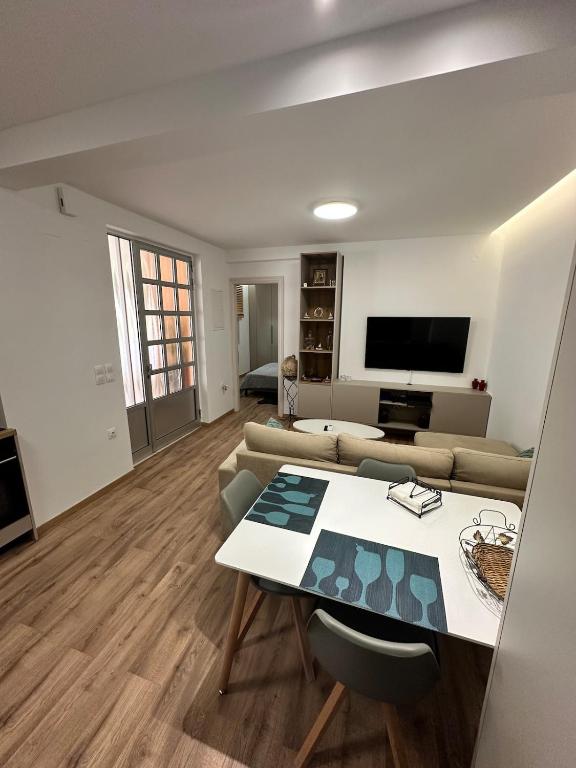Neromilos - Ferienwohnung Chios