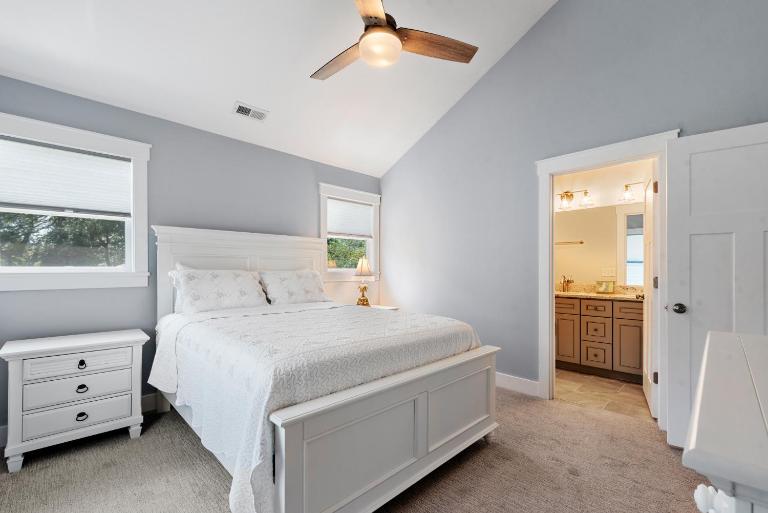 Barefoot By The Bay - B&B Kill Devil Hills