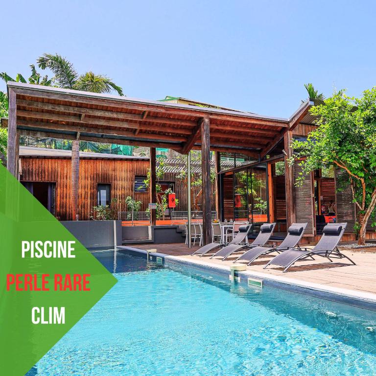 Villa Nou Cinq vue jungle piscine et mer à 5 min - Chambres d'hôtes Le Gosier