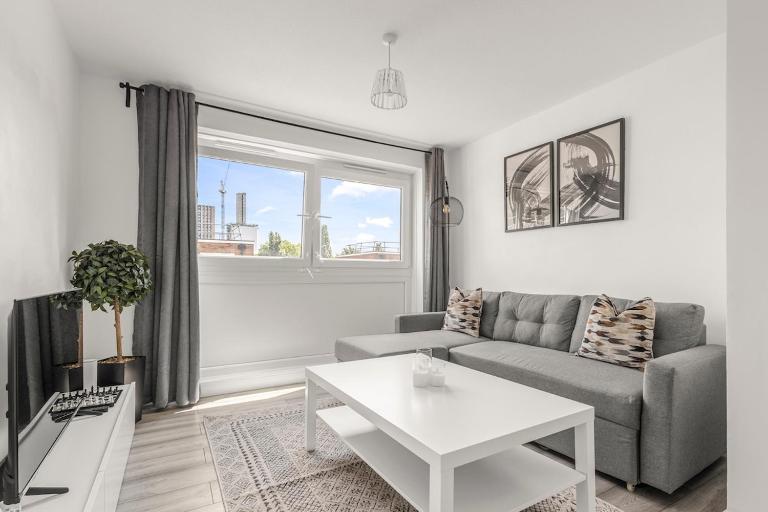 Bright & Modern London Apartment - B&B Barking