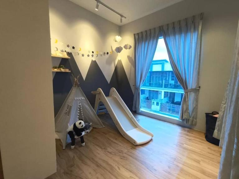 Mount austin AUSTIN CREST 12PAX 4bedroom 4bathroom - Bed and Breakfast Johor Bahru