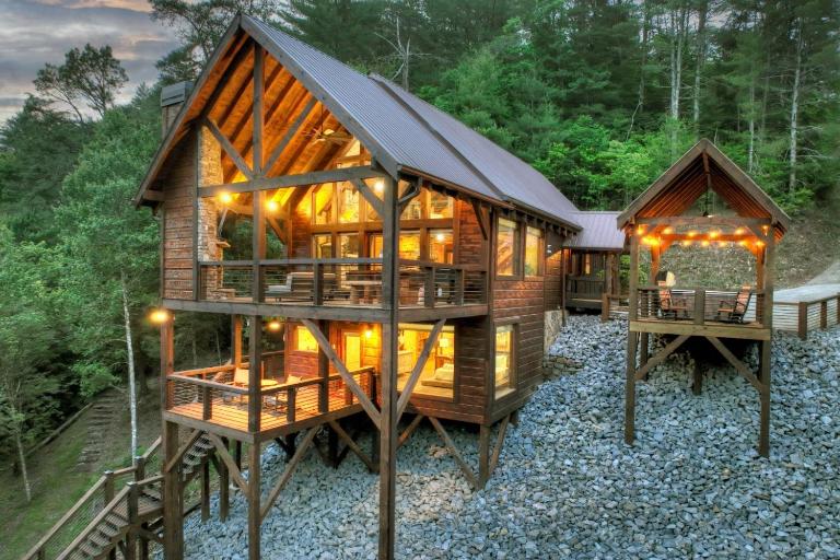 Your Happy Place - Riverfront - Private Hot Tub - Outdoor Lounge w Fireplace + TV - B&B Mineral Bluff